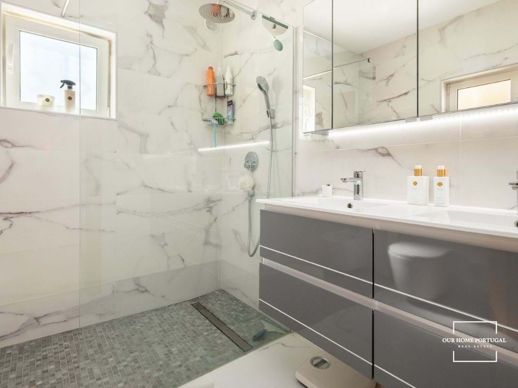 3 Bed, 2 Bath, ApartmentFor Sale, Lagoa, Faro, 8400-143