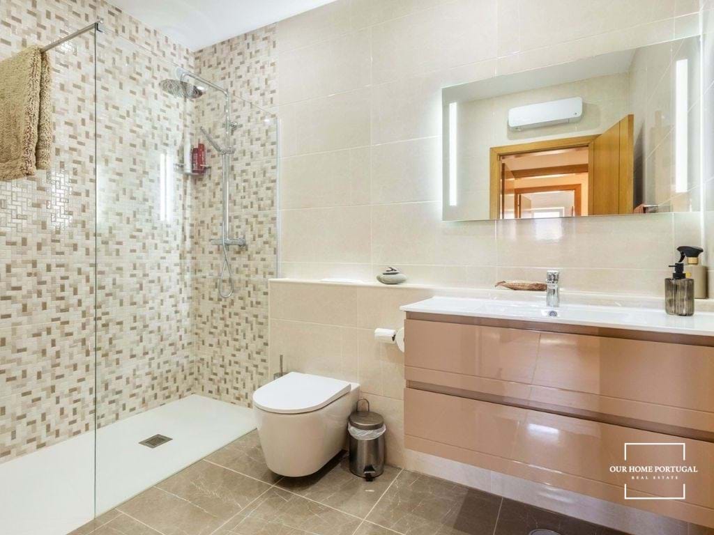 3 Bed, 2 Bath, ApartmentFor Sale, Lagoa, Faro, 8400-143