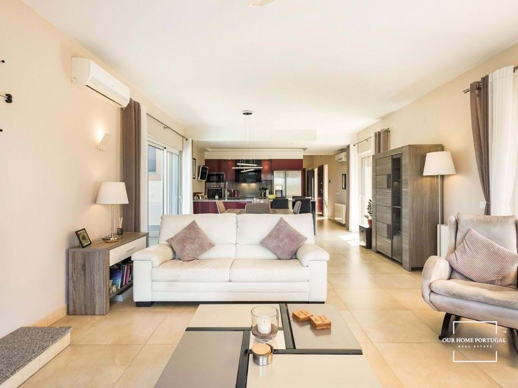 3 Bed, 2 Bath, HouseFor Sale, Lagoa, Faro, 8401-908