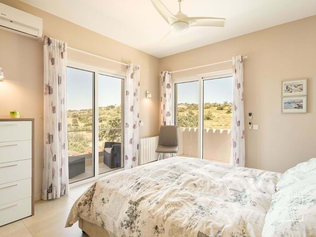 3 Bed, 2 Bath, HouseFor Sale, Lagoa, Faro, 8401-908