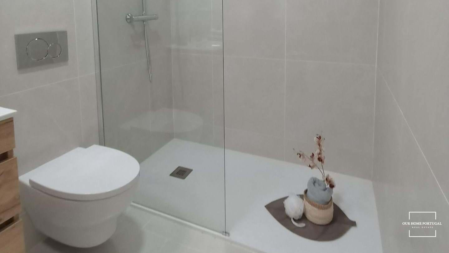 3 Bed, 2 Bath, ApartmentFor Sale, Lisboa, Lisboa, 1500-386