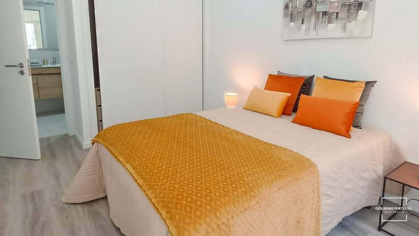 3 Bed, 2 Bath, ApartmentFor Sale, Lisboa, Lisboa, 1500-386