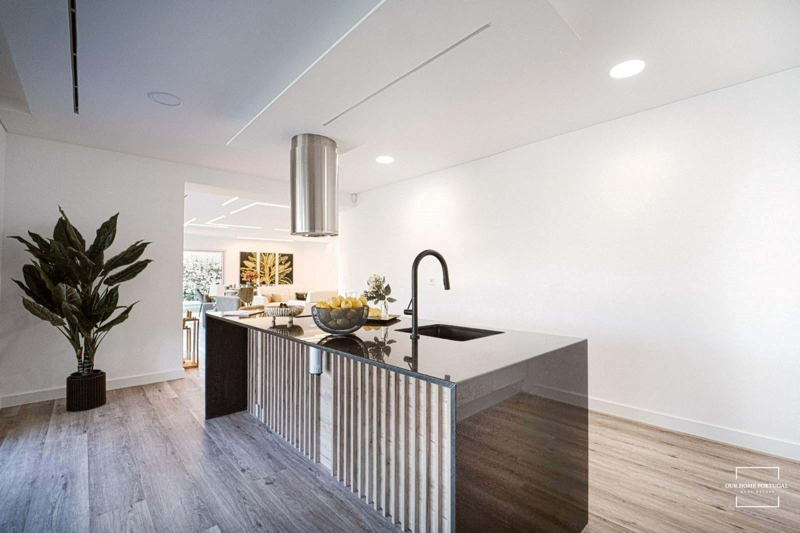 4 Bed, 4 Bath, HouseFor Sale, Almada, Setubal