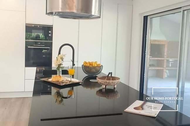 4 Bed, 4 Bath, HouseFor Sale, Almada, Setubal