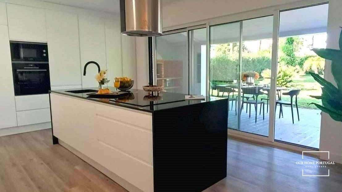 4 Bed, 4 Bath, HouseFor Sale, Almada, Setubal