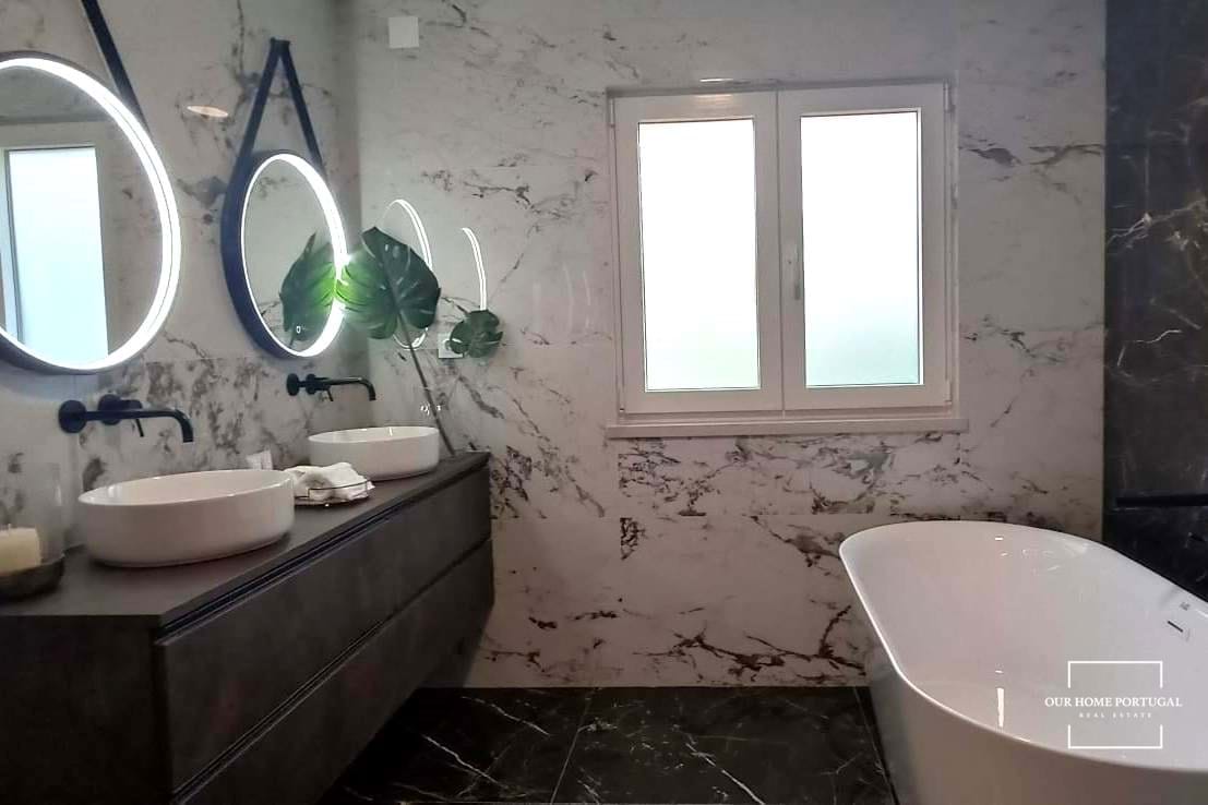 4 Bed, 4 Bath, HouseFor Sale, Almada, Setubal