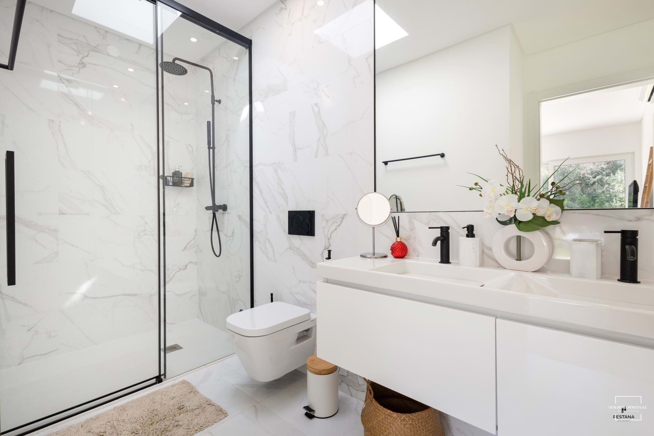 3 Bed, 2 Bath, HouseFor Sale, Lagoa, Faro, 8400-561