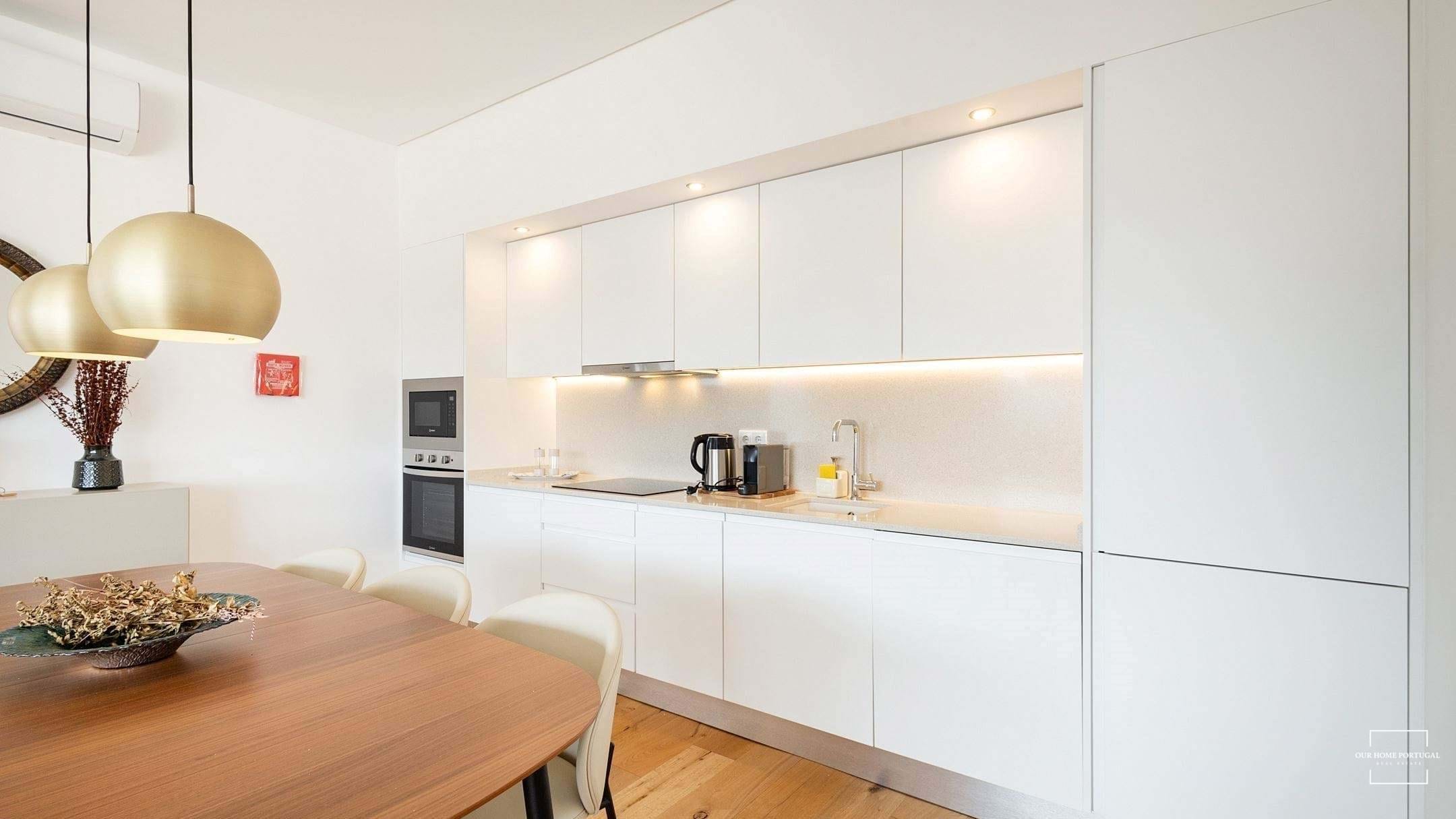 3 Bed, 2 Bath, HouseFor Sale, Lagoa, Faro, 8400-561