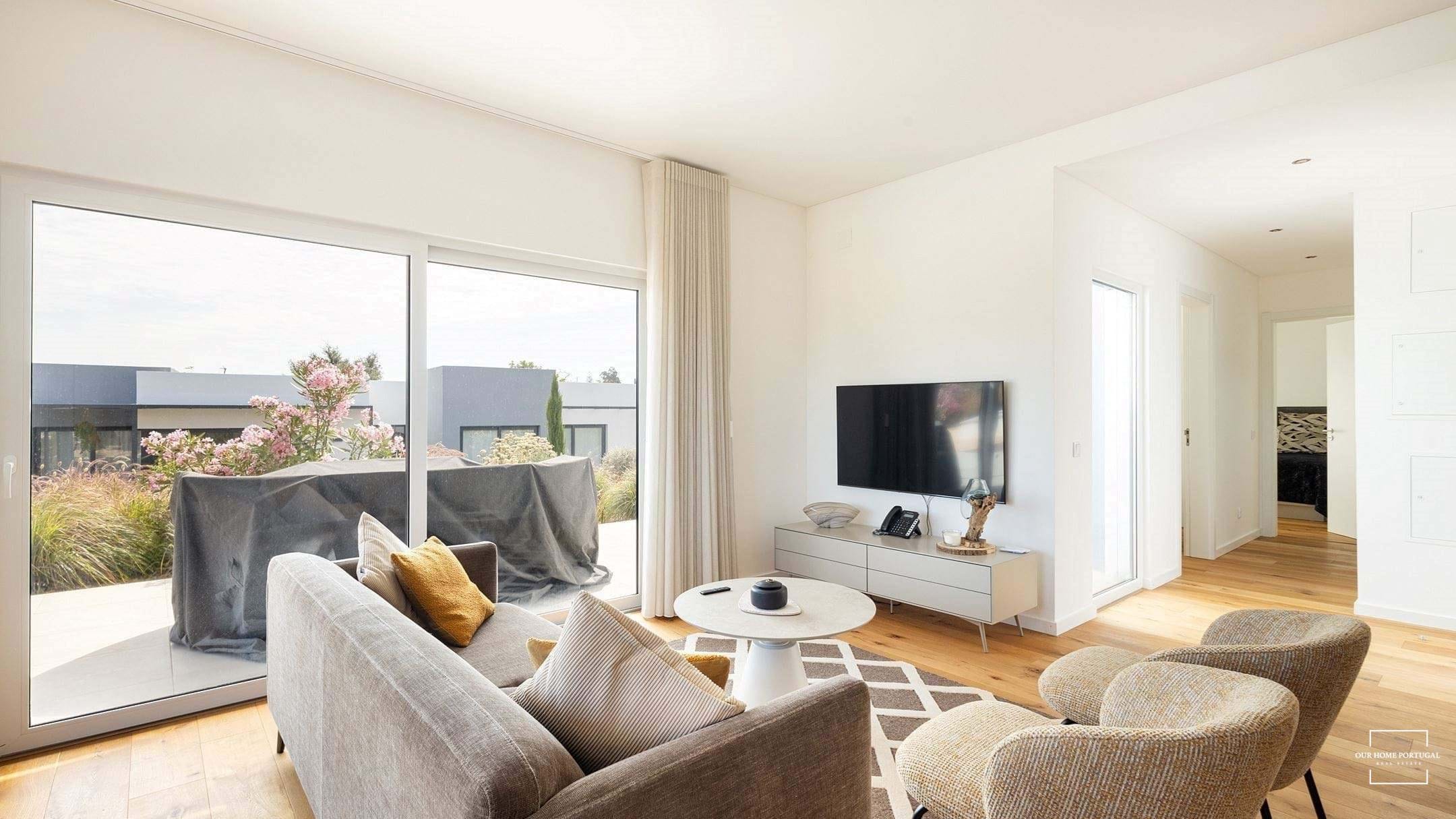 3 Bed, 2 Bath, HouseFor Sale, Lagoa, Faro, 8400-561