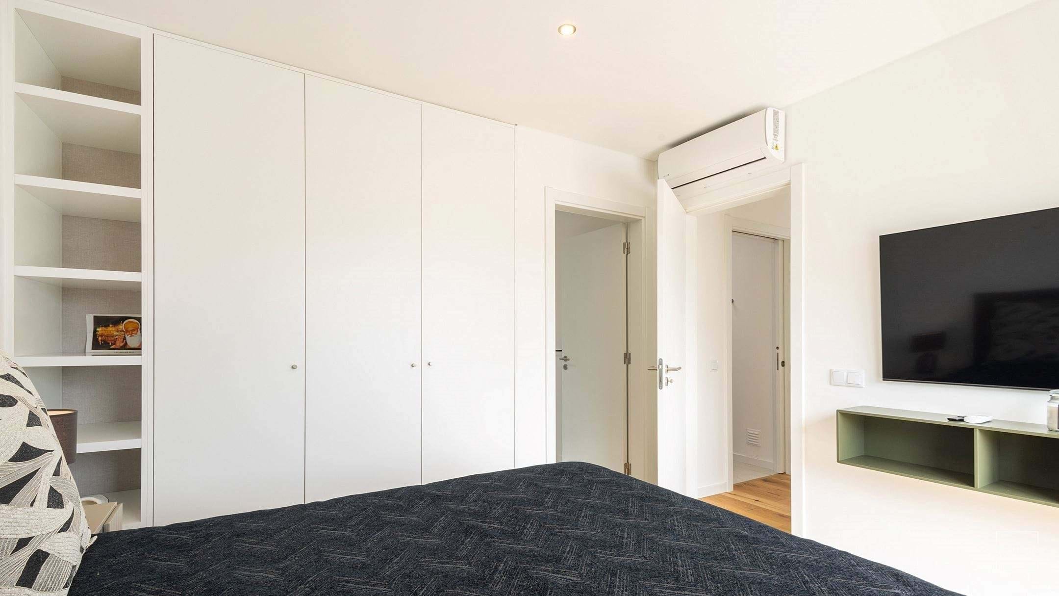 3 Bed, 2 Bath, HouseFor Sale, Lagoa, Faro, 8400-561