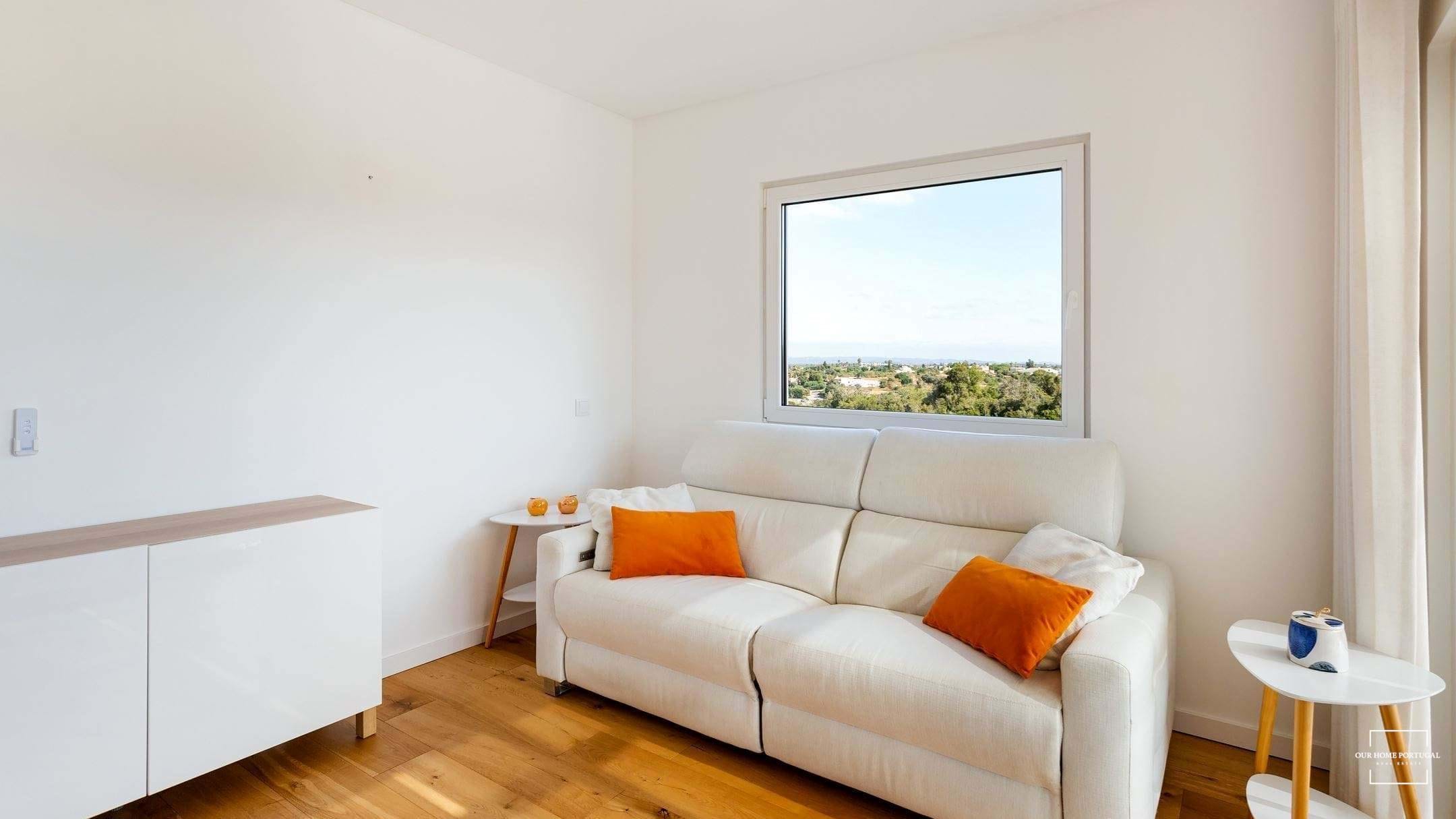 3 Bed, 2 Bath, HouseFor Sale, Lagoa, Faro, 8400-561