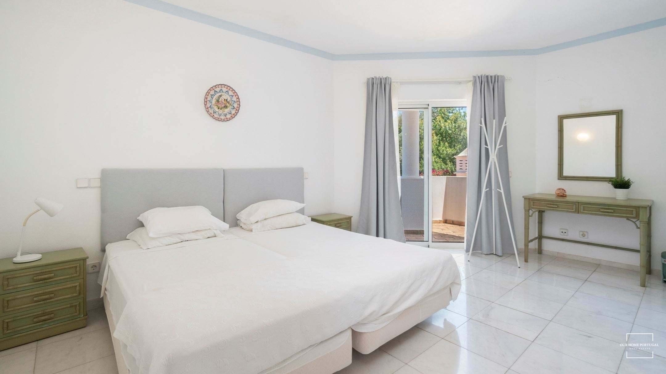 3 Bed, 2 Bath, HouseFor Sale, Lagoa, Faro, 8401-908