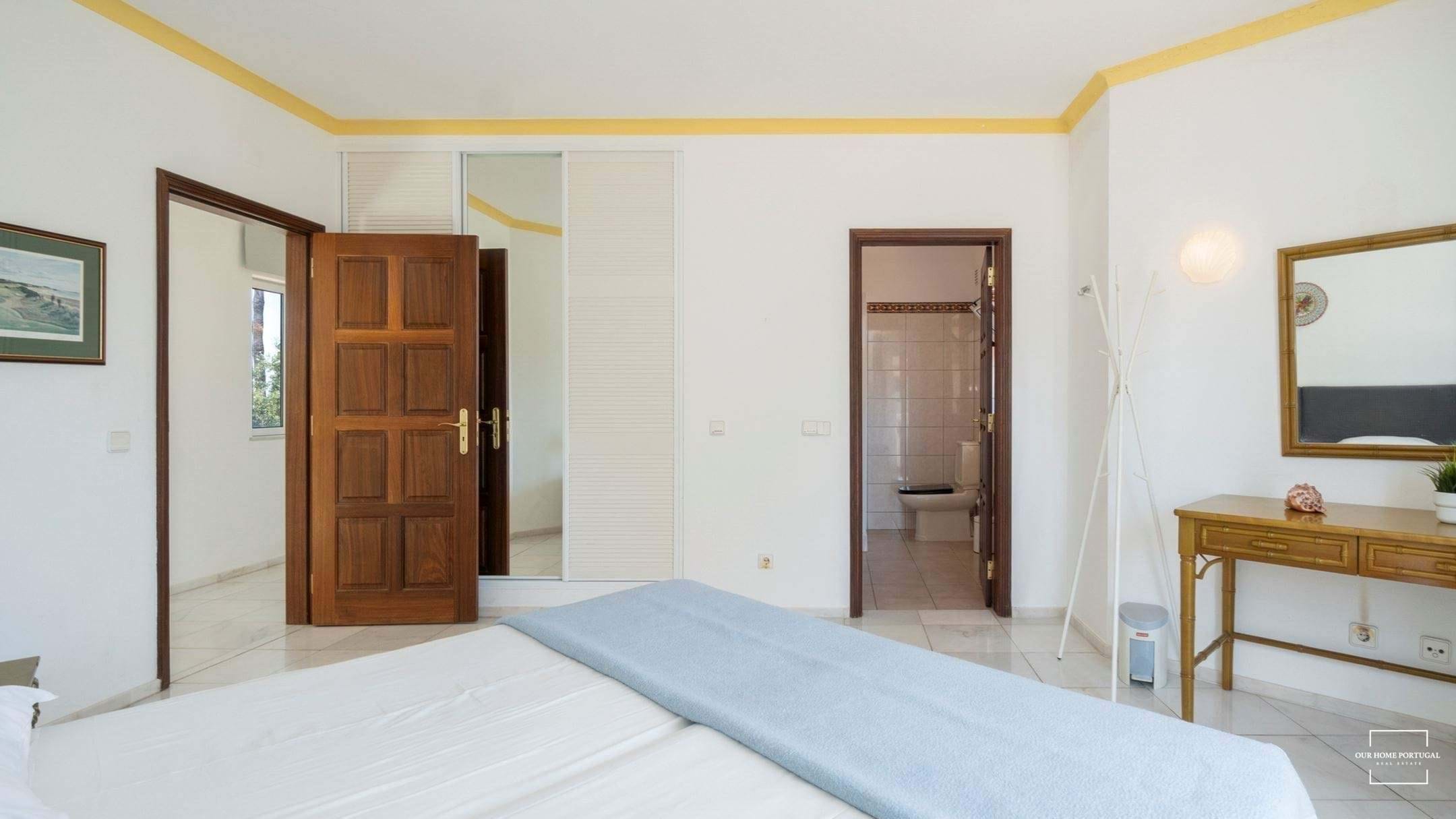 3 Bed, 2 Bath, HouseFor Sale, Lagoa, Faro, 8401-908