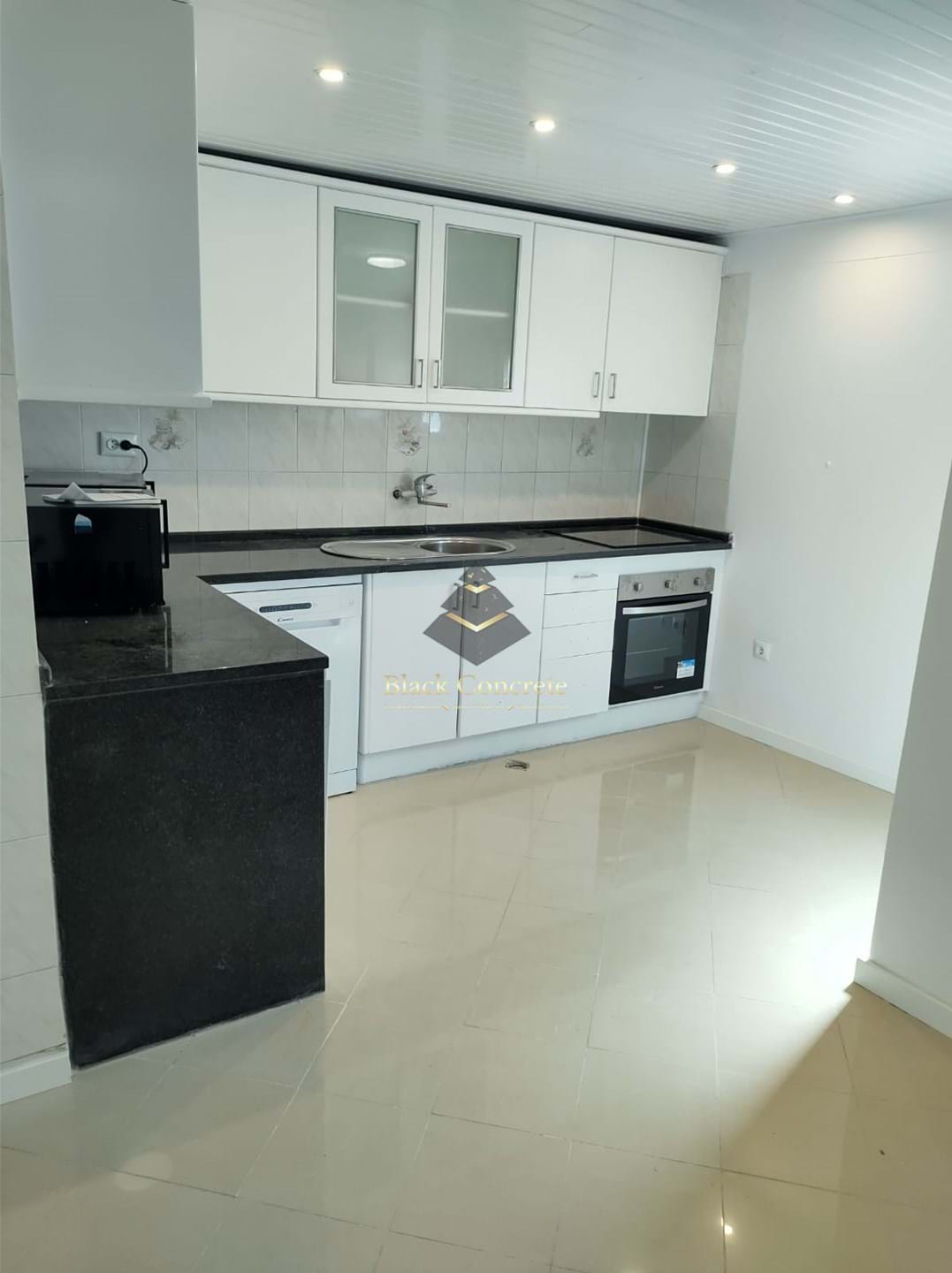 9 Bed, 3 Bath, HouseFor Sale, Lisboa, Lisboa, 1300-003