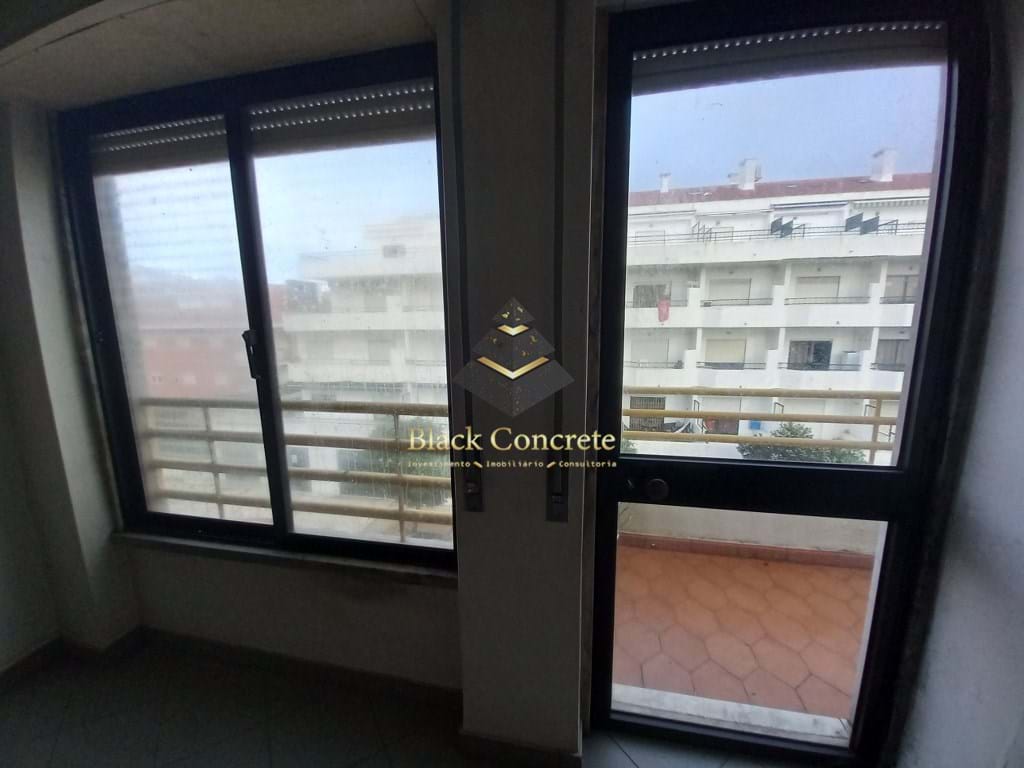 3 Bed, 2 Bath, ApartmentFor Sale, Almada, Setubal, 2825-316