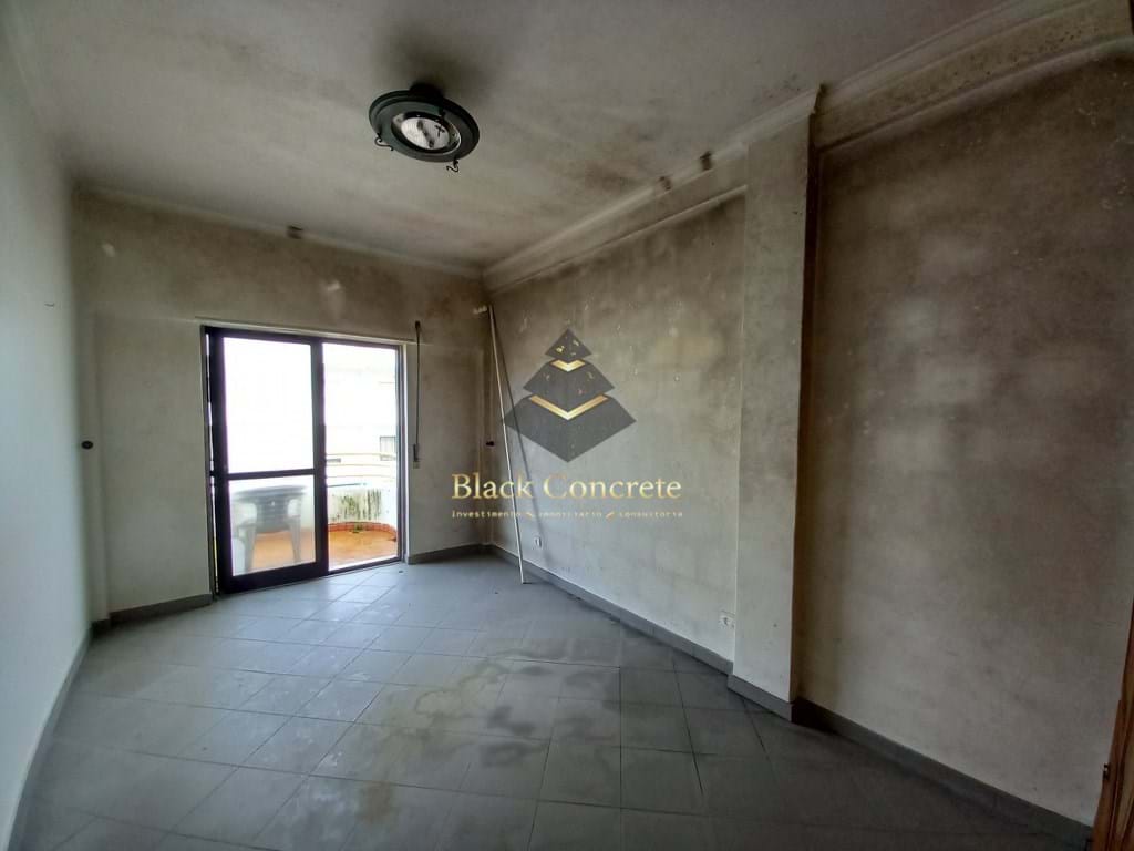 3 Bed, 2 Bath, ApartmentFor Sale, Almada, Setubal, 2825-316