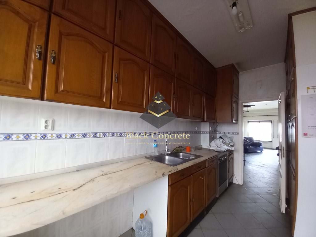 3 Bed, 2 Bath, ApartmentFor Sale, Almada, Setubal, 2825-316