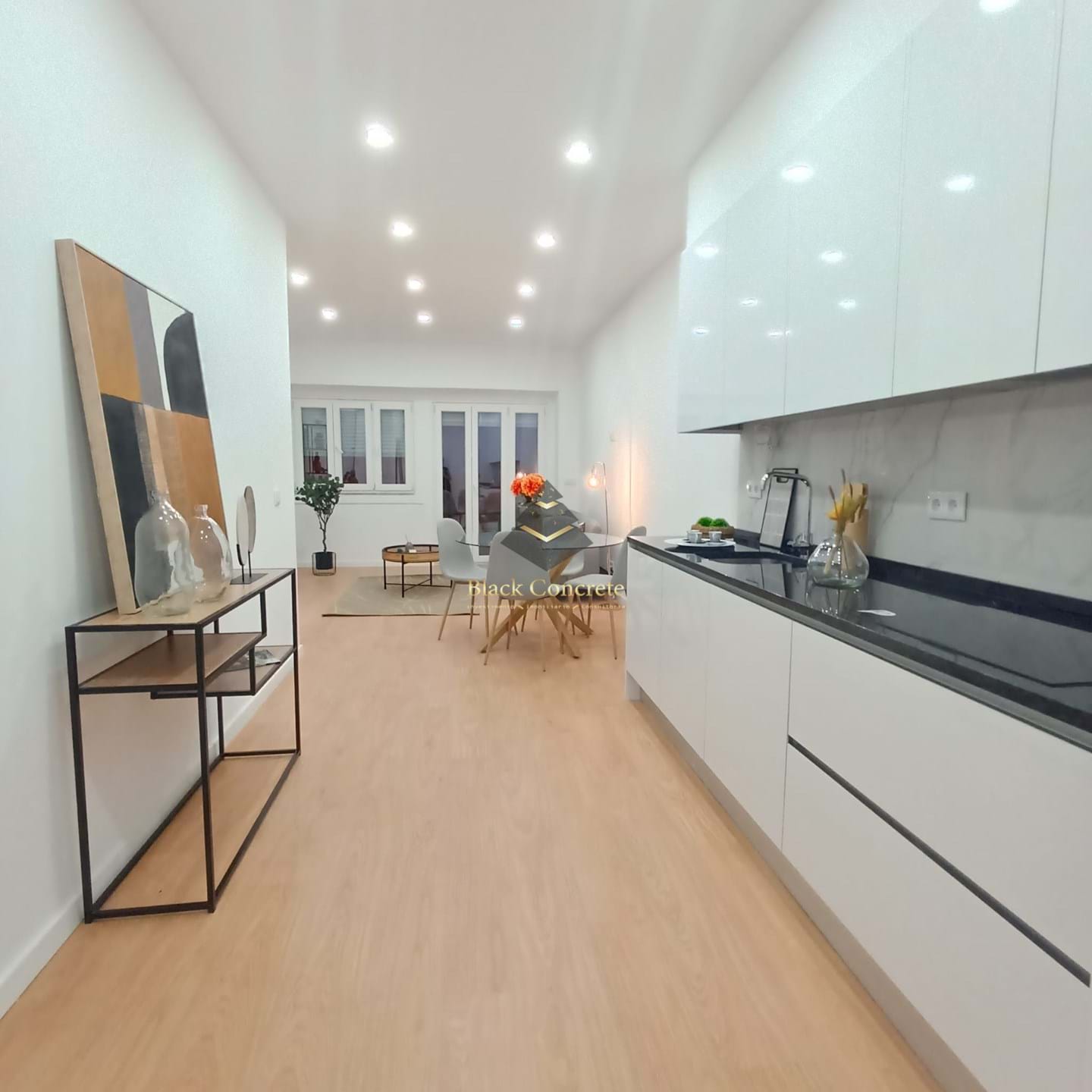 3 Bed, 2 Bath, ApartmentFor Sale, Lisboa, Lisboa, 1170-376