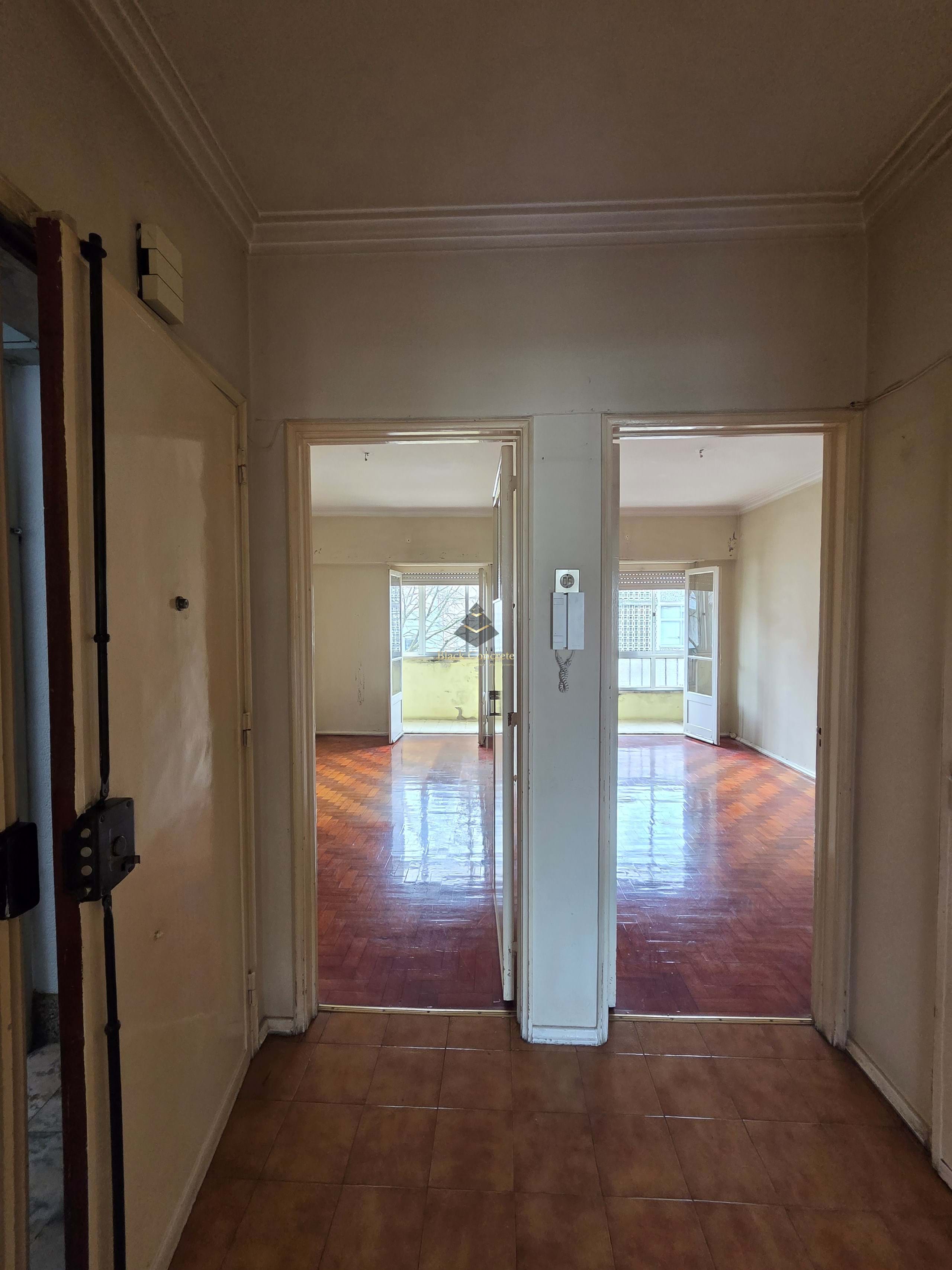 2 Bed, 1 Bath, ApartmentFor Sale, Lisboa, Lisboa, 1500-595