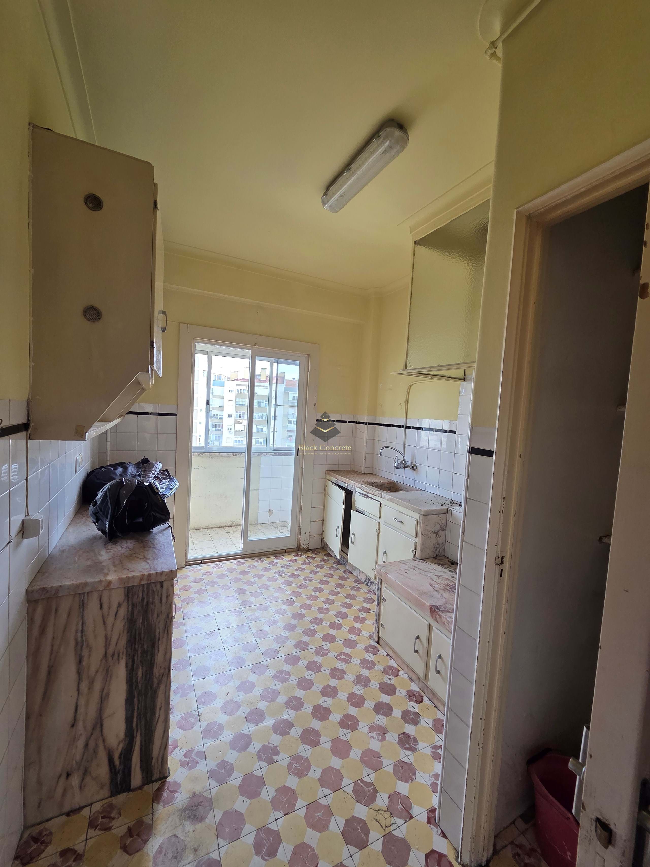 2 Bed, 1 Bath, ApartmentFor Sale, Lisboa, Lisboa, 1500-595