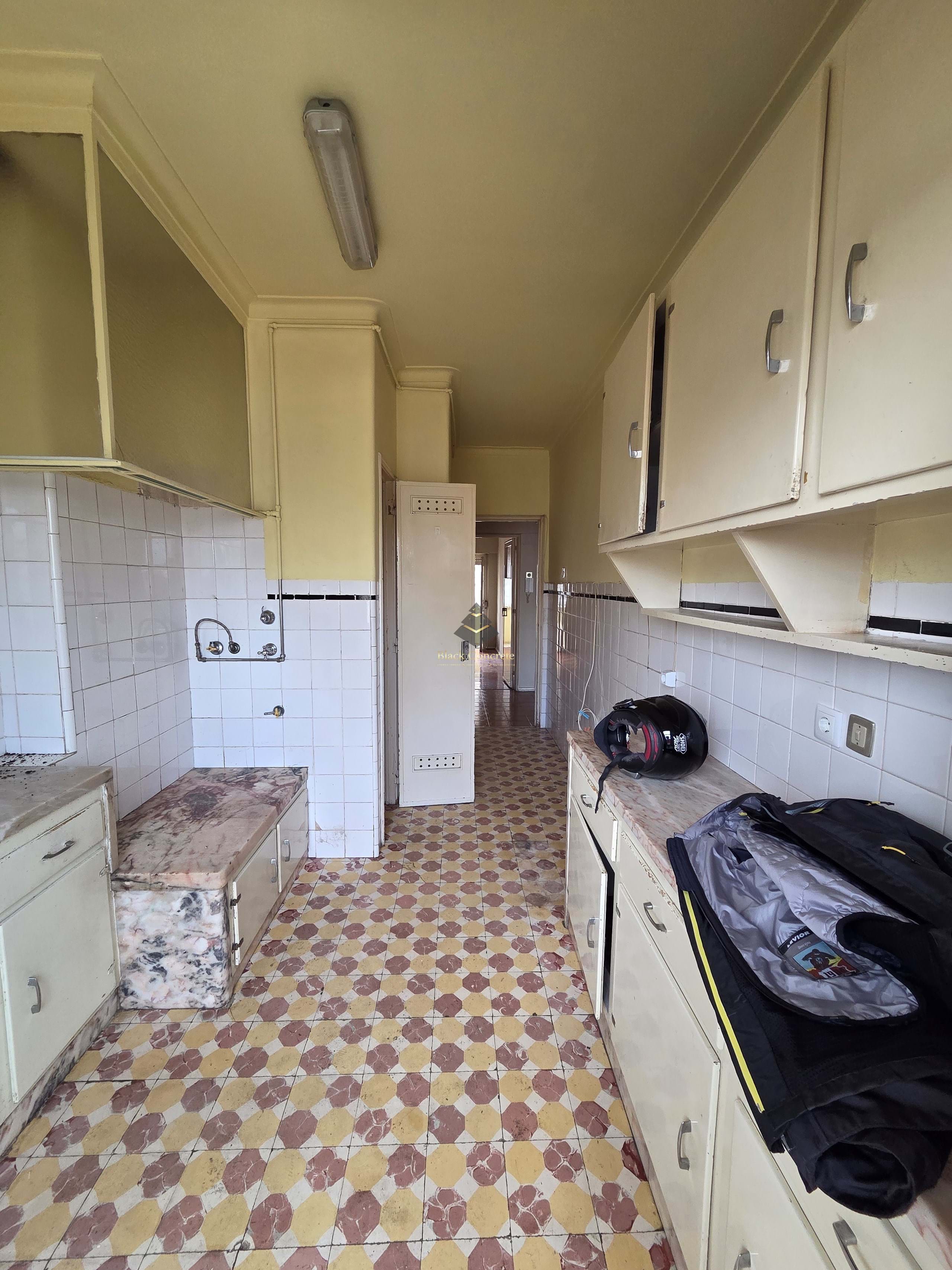 2 Bed, 1 Bath, ApartmentFor Sale, Lisboa, Lisboa, 1500-595