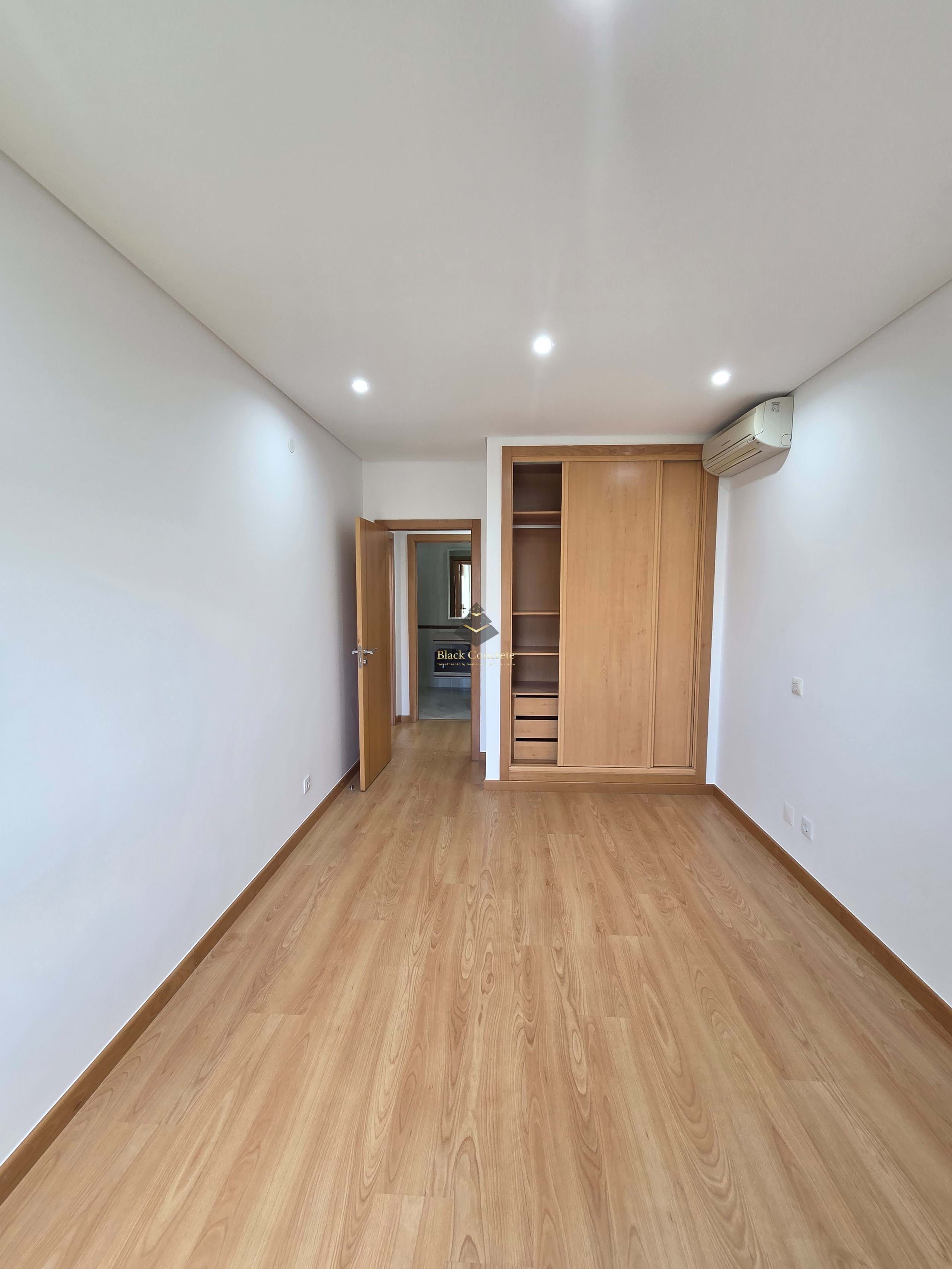3 Bed, 2 Bath, ApartmentFor Sale, Odivelas, Lisboa, 2675-669