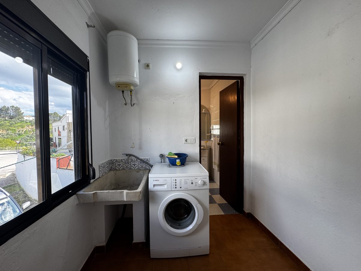 5 Bed, 2 Bath, HouseFor Sale, Torre Alhaquime, Andalucia