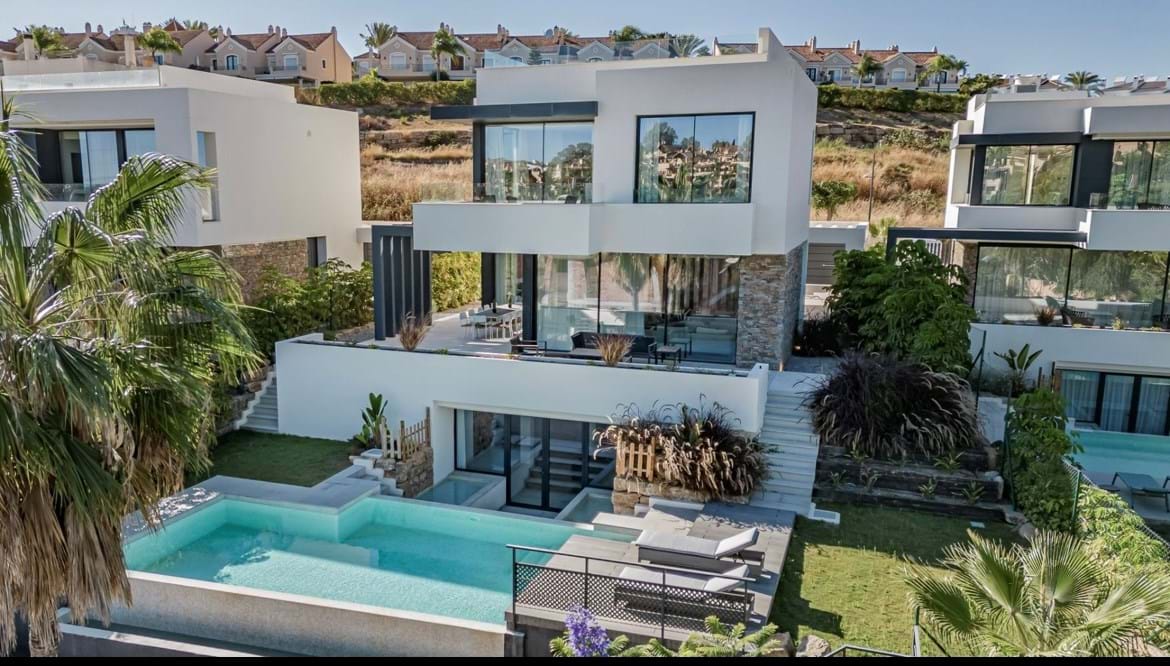 4 Bed, 4 Bath, HouseFor Sale, Malaga, Andalusia, 29680