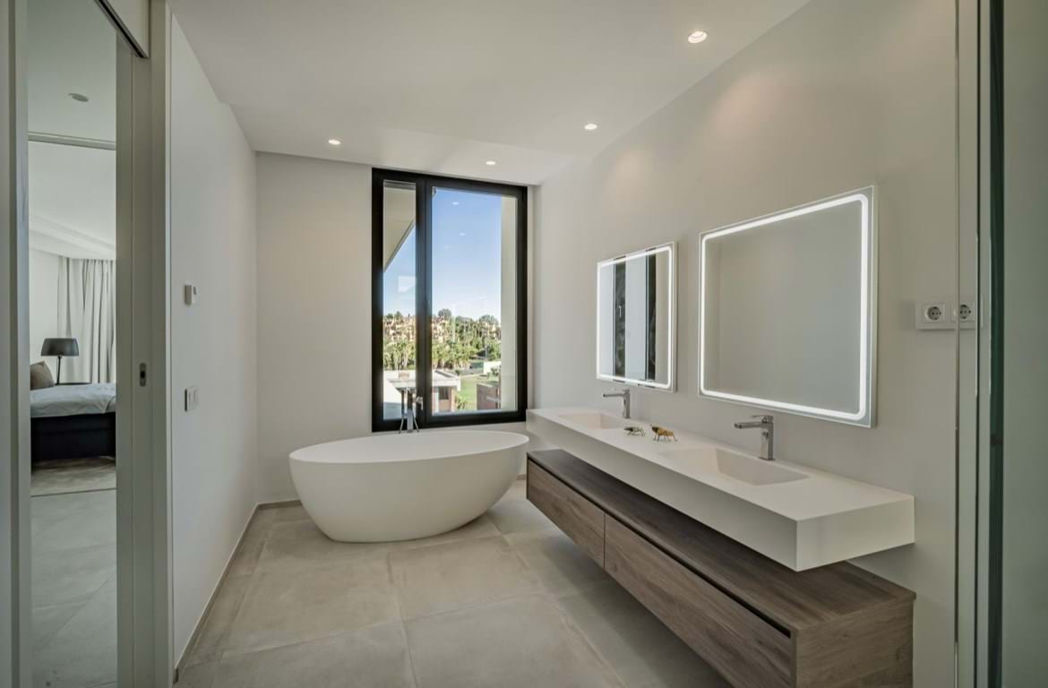 4 Bed, 4 Bath, HouseFor Sale, Malaga, Andalusia, 29680