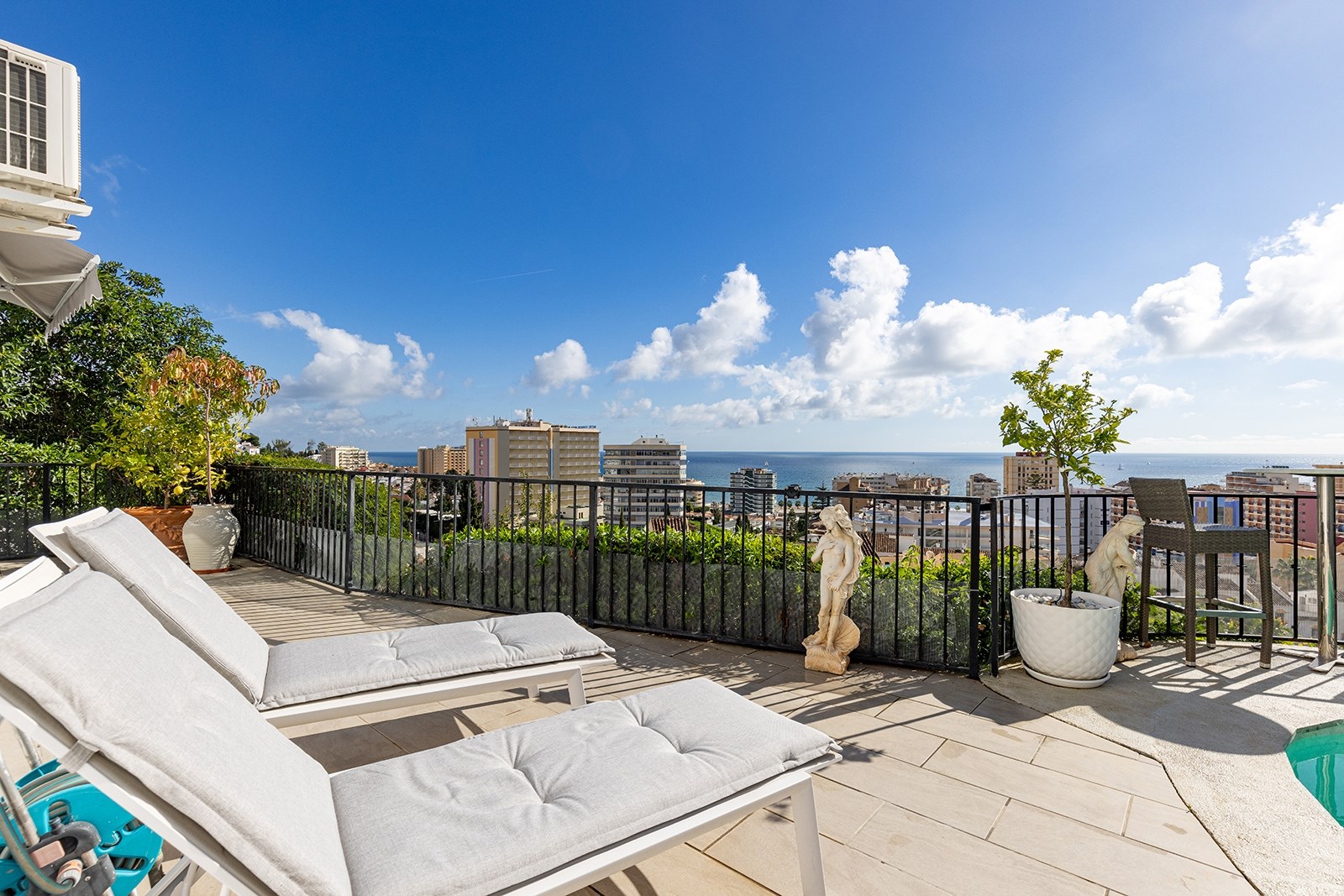 Malaga, Andalusia, 29640, 3 Bedrooms Bedrooms, ,5 BathroomsBathrooms,For Sale,TORB-VAN-01