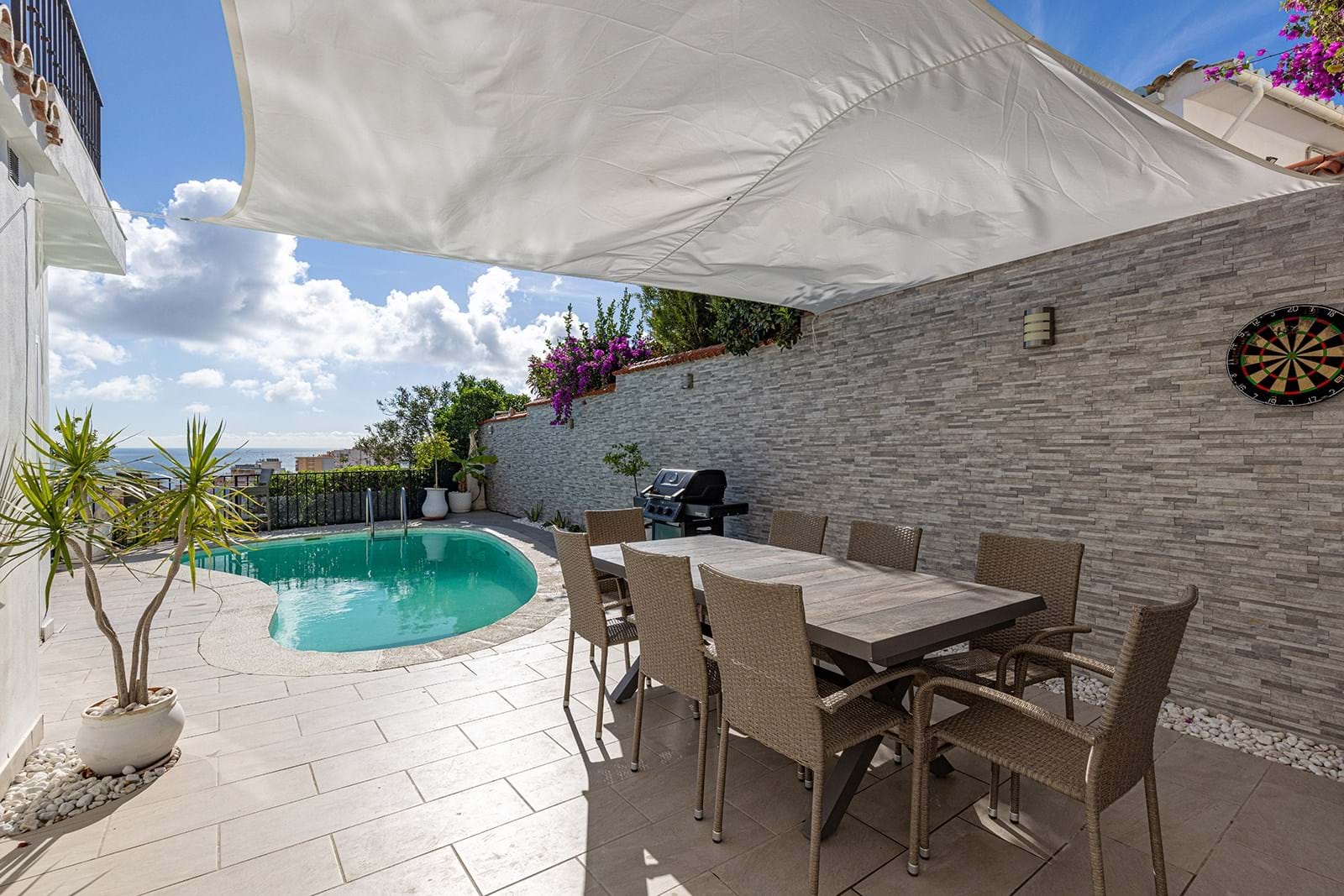 Malaga, Andalusia, 29640, 3 Bedrooms Bedrooms, ,5 BathroomsBathrooms,For Sale,TORB-VAN-01