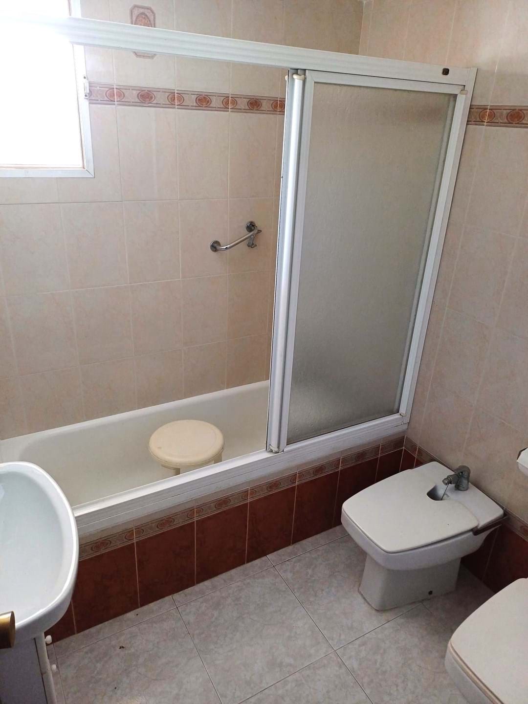 4 Bed, 2 Bath, ApartmentFor Sale, Malaga, Andalusia, 29631