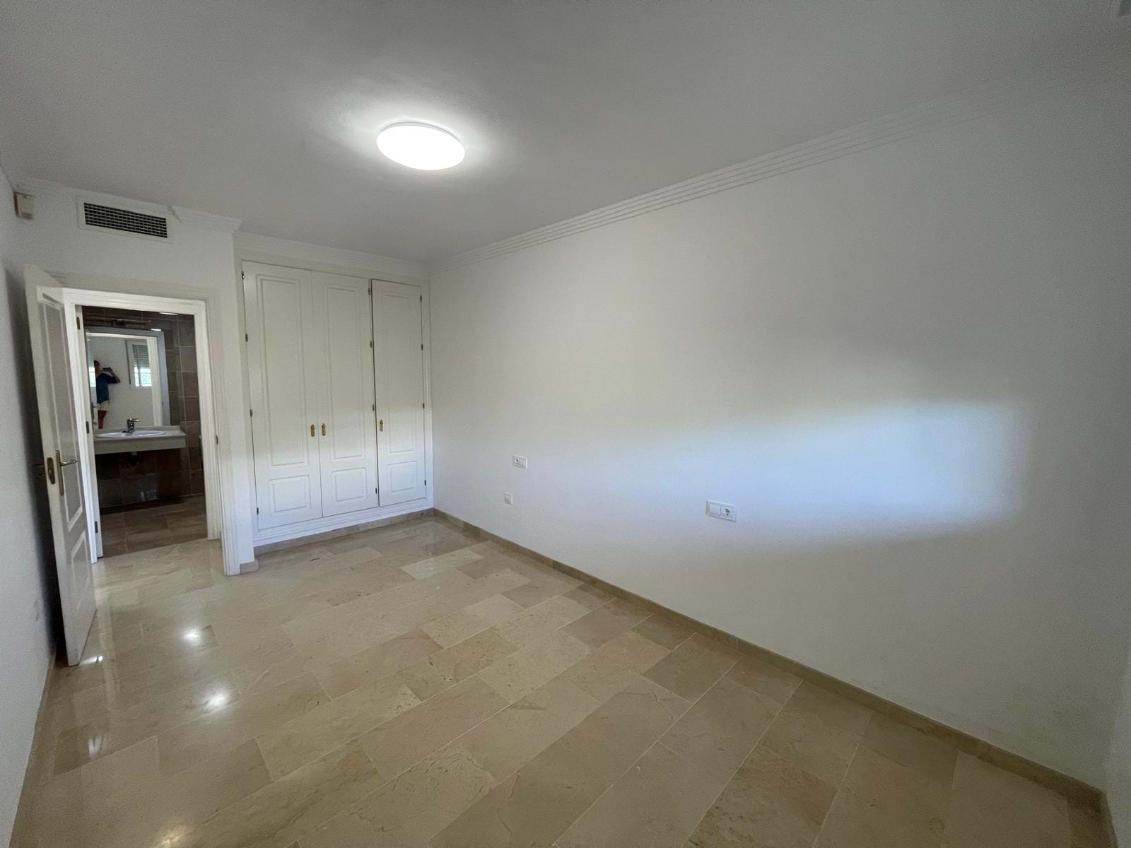 2 Bed, 2 Bath, ApartmentFor Sale, Malaga, Andalusia, 29604