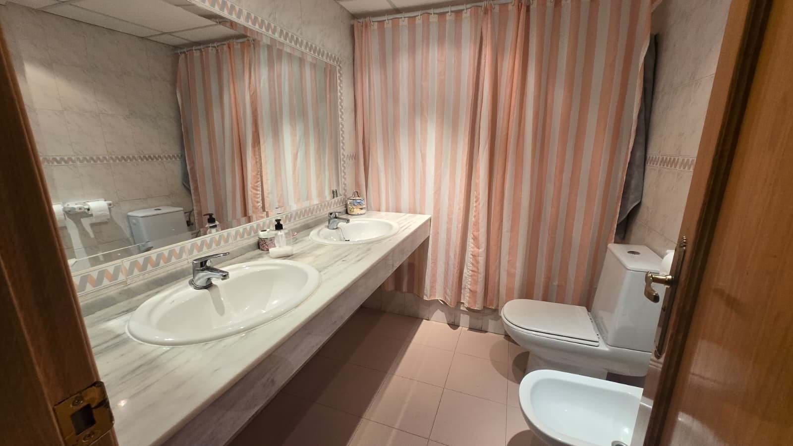 3 Bed, 2 Bath, ApartmentFor Sale, Malaga, Andalusia, 29604