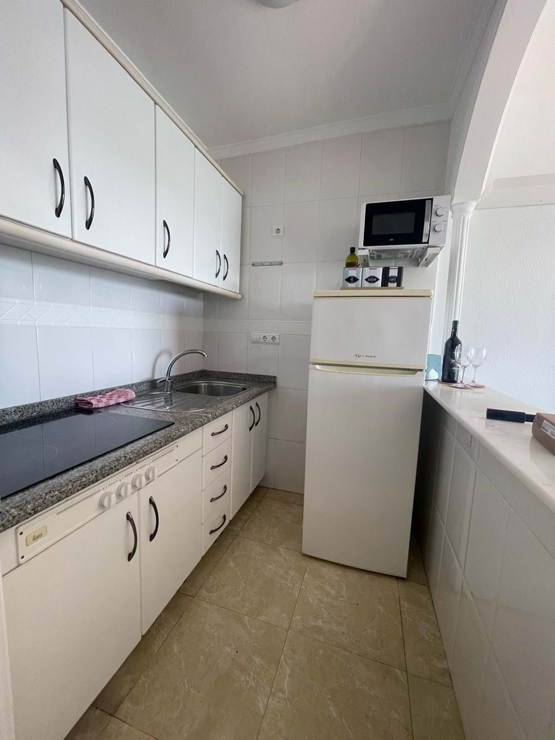 2 Bed, 1 Bath, ApartmentFor Sale, Malaga, Andalusia, 29640