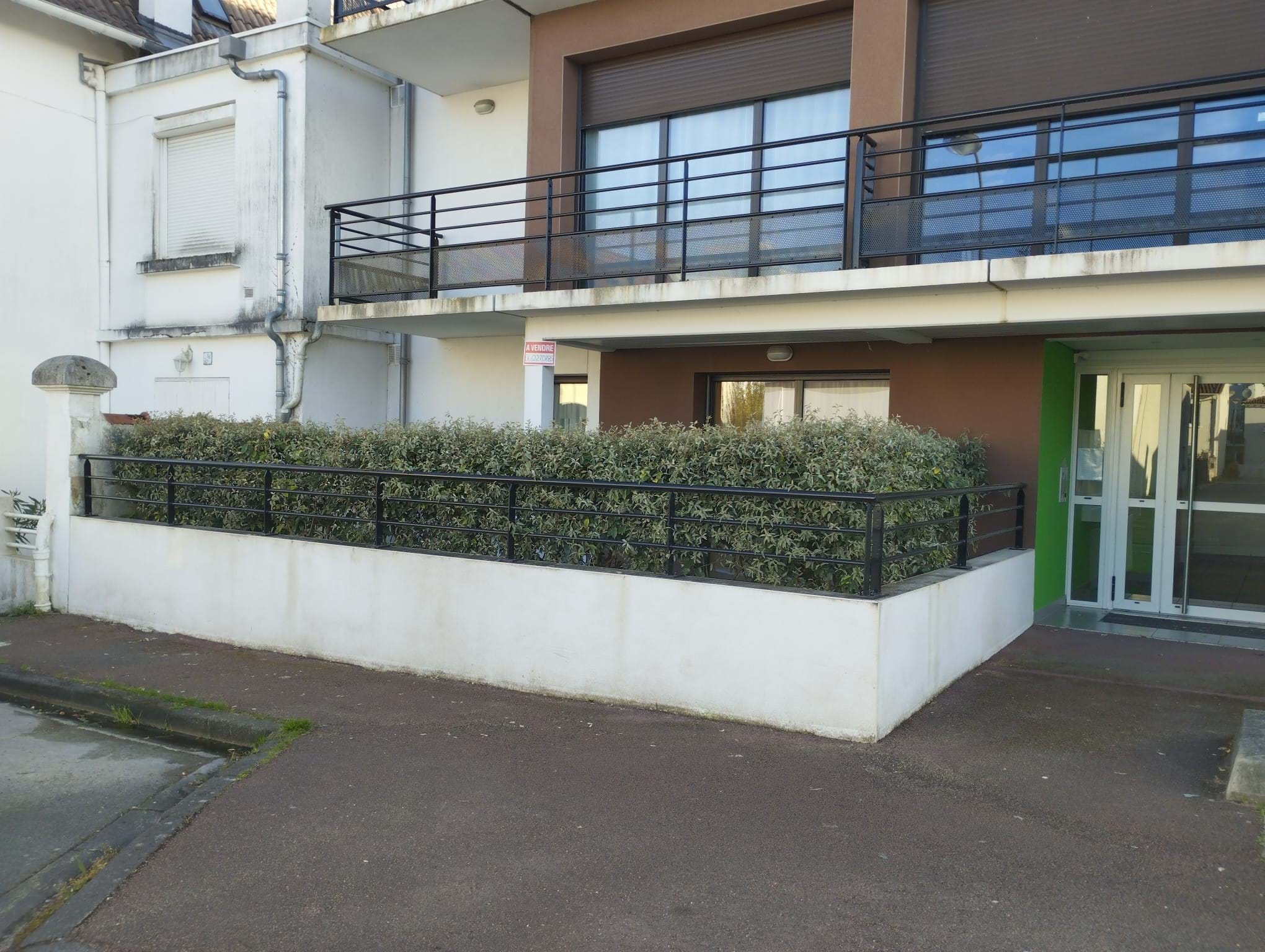 2 Bed, 1 Bath, ApartmentFor Sale, Rochefort, Charente-Maritime, 17200