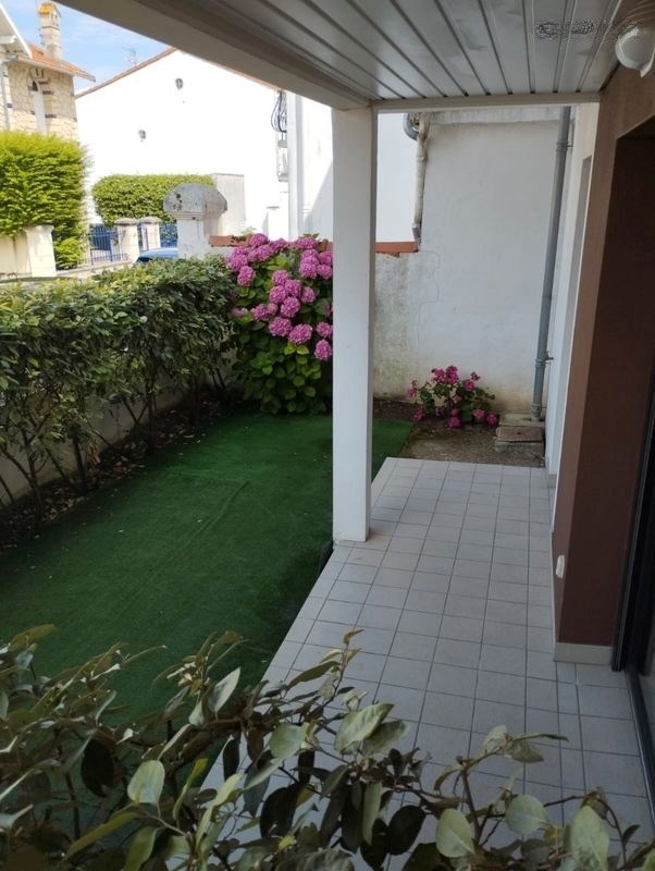 2 Bed, 1 Bath, ApartmentFor Sale, Rochefort, Charente-Maritime, 17200