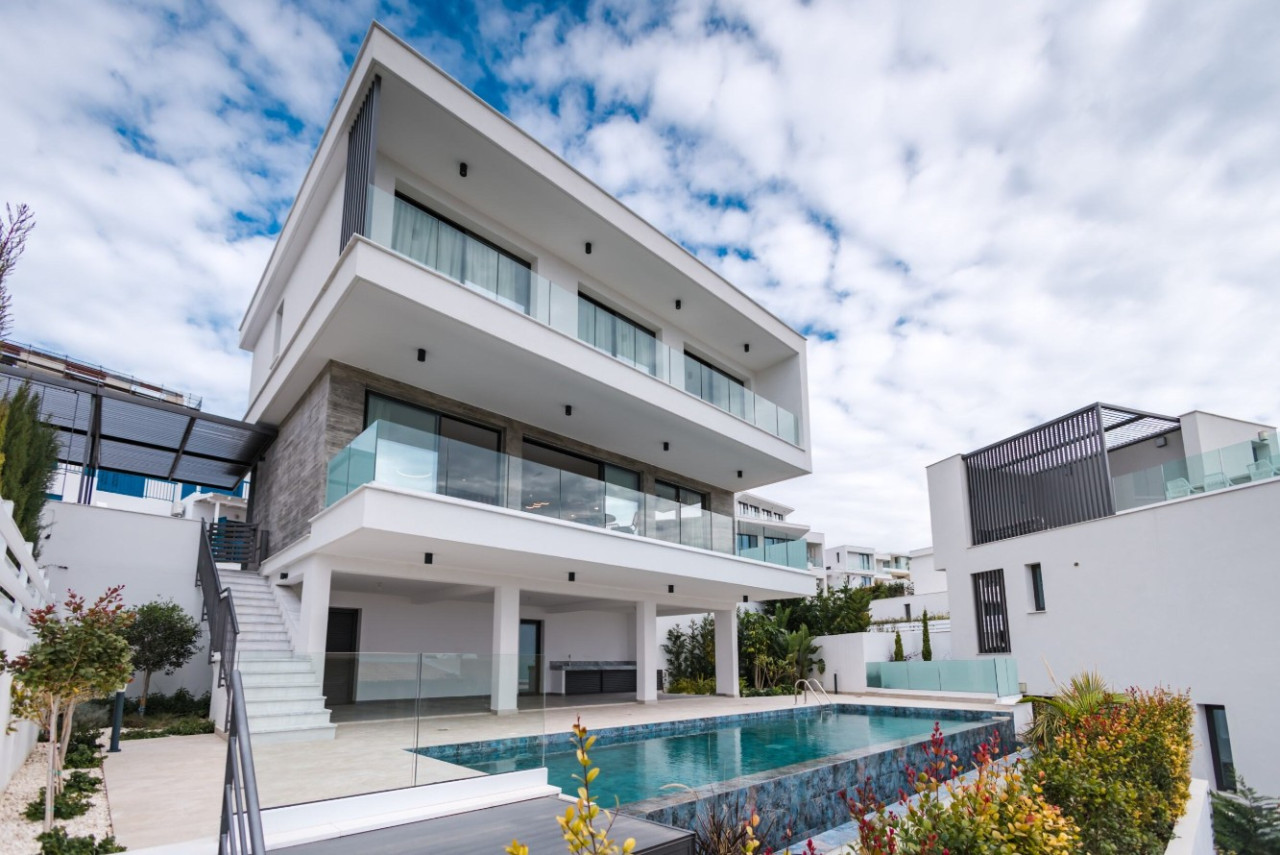 3 Bed, 5 Bath, HouseFor Sale, Chlorakas, Paphos