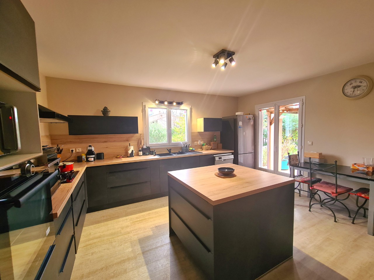 4 Bed, 1 Bath, HouseFor Sale, Puissalicon, Herault, Languedoc-Roussillon, 34480