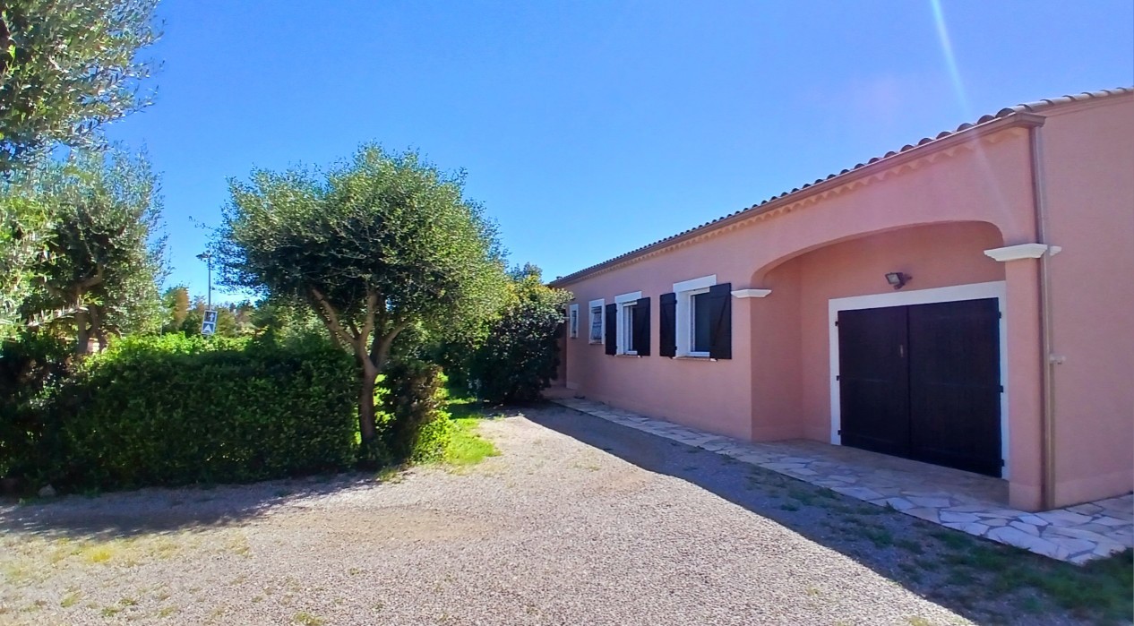 4 Bed, 1 Bath, HouseFor Sale, Puissalicon, Herault, Languedoc-Roussillon, 34480