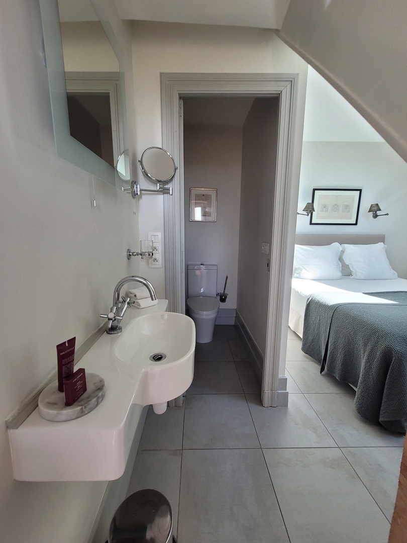 2 Bed, 2 Bath, ApartmentFor Sale, Capestang, Herault, Languedoc-Roussillon, 34310