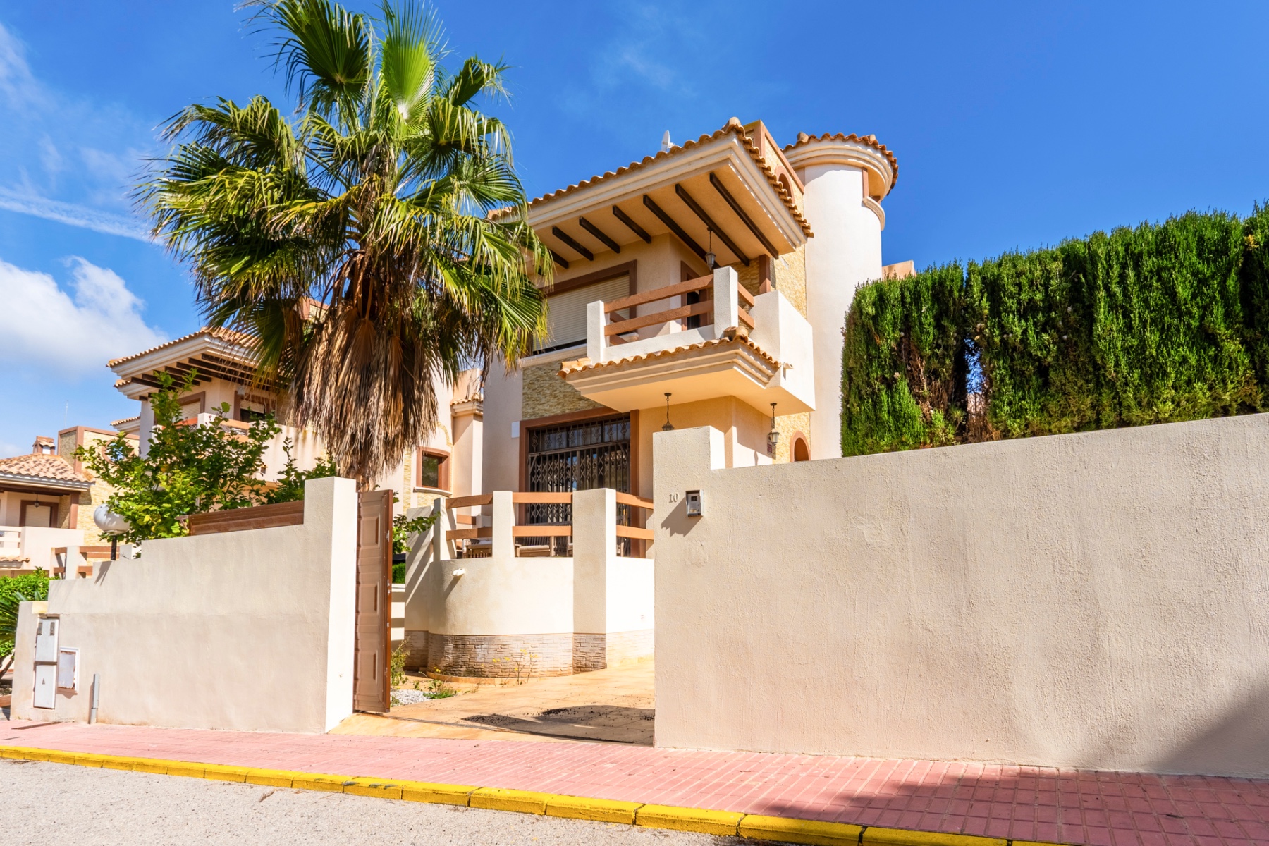 6 Bed, 3 Bath, HouseFor Sale, Villamartin, Alicante