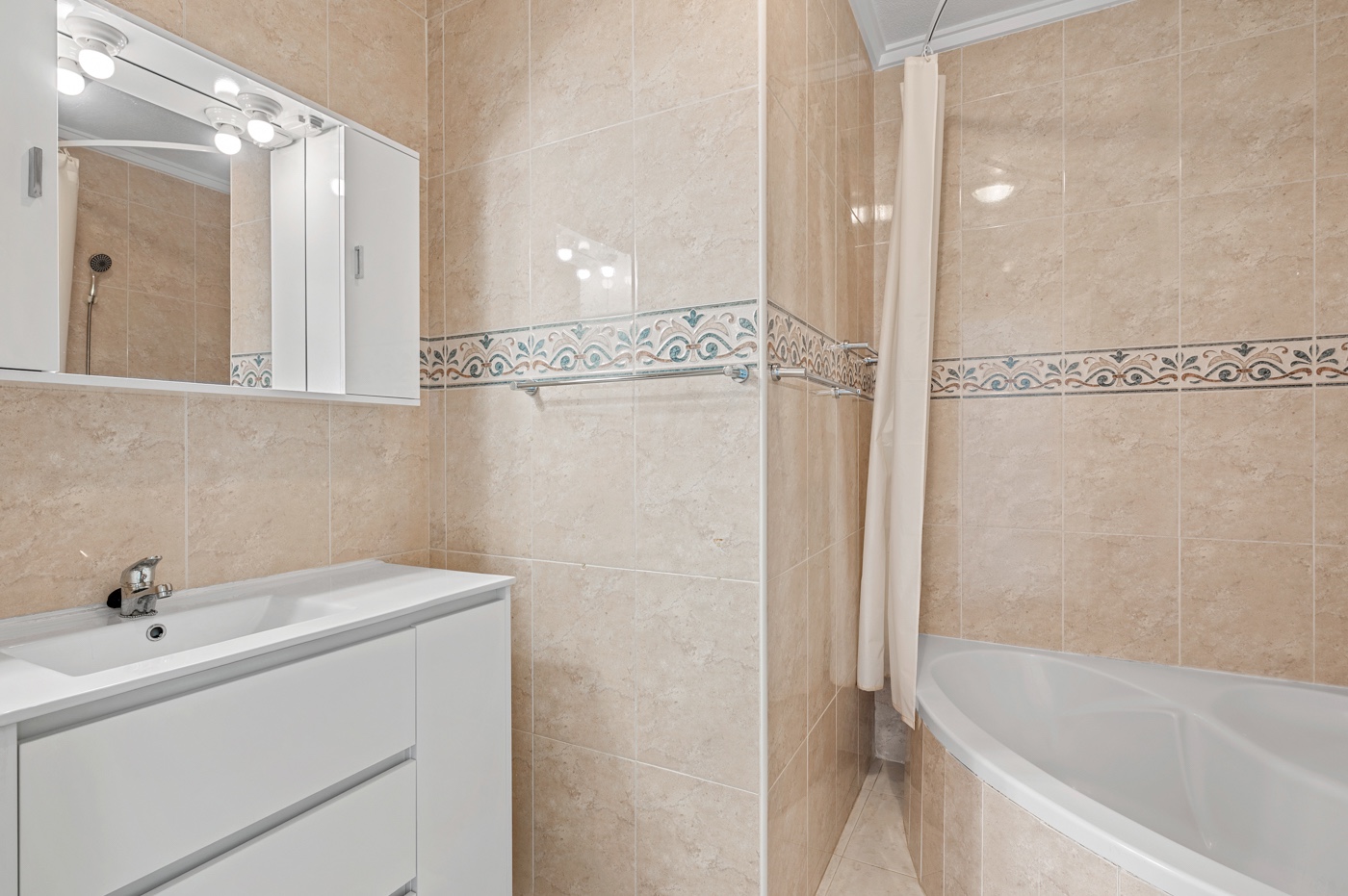 2 Bed, 1 Bath, HouseFor Sale, Ciudad Quesada - Rojales, Alicante