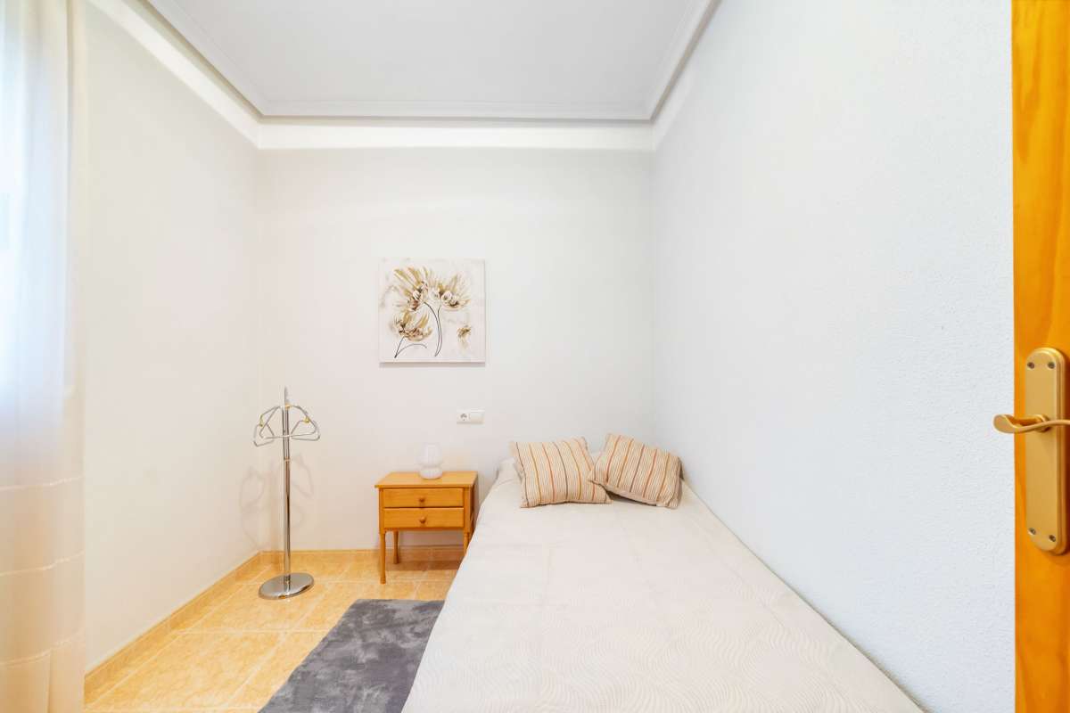 3 Bed, 2 Bath, ApartmentFor Sale, Torrevieja, Alicante