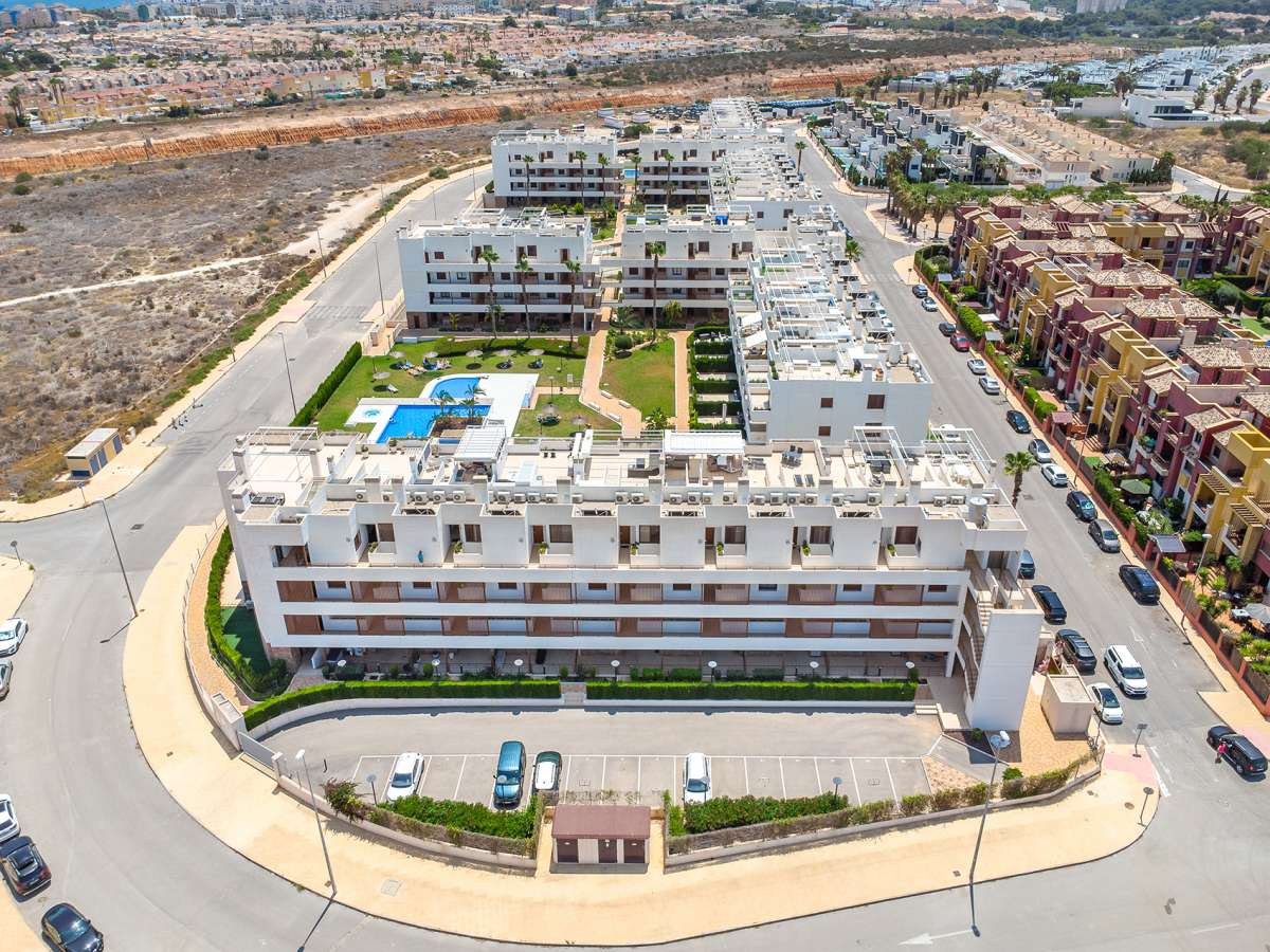 2 Bed, 2 Bath, ApartmentFor Sale, Lomas de Cabo Roig, Alicante