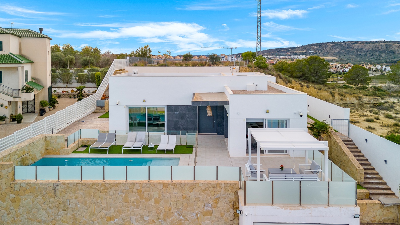 4 Bed, 3 Bath, HouseFor Sale, Algorfa, Alicante