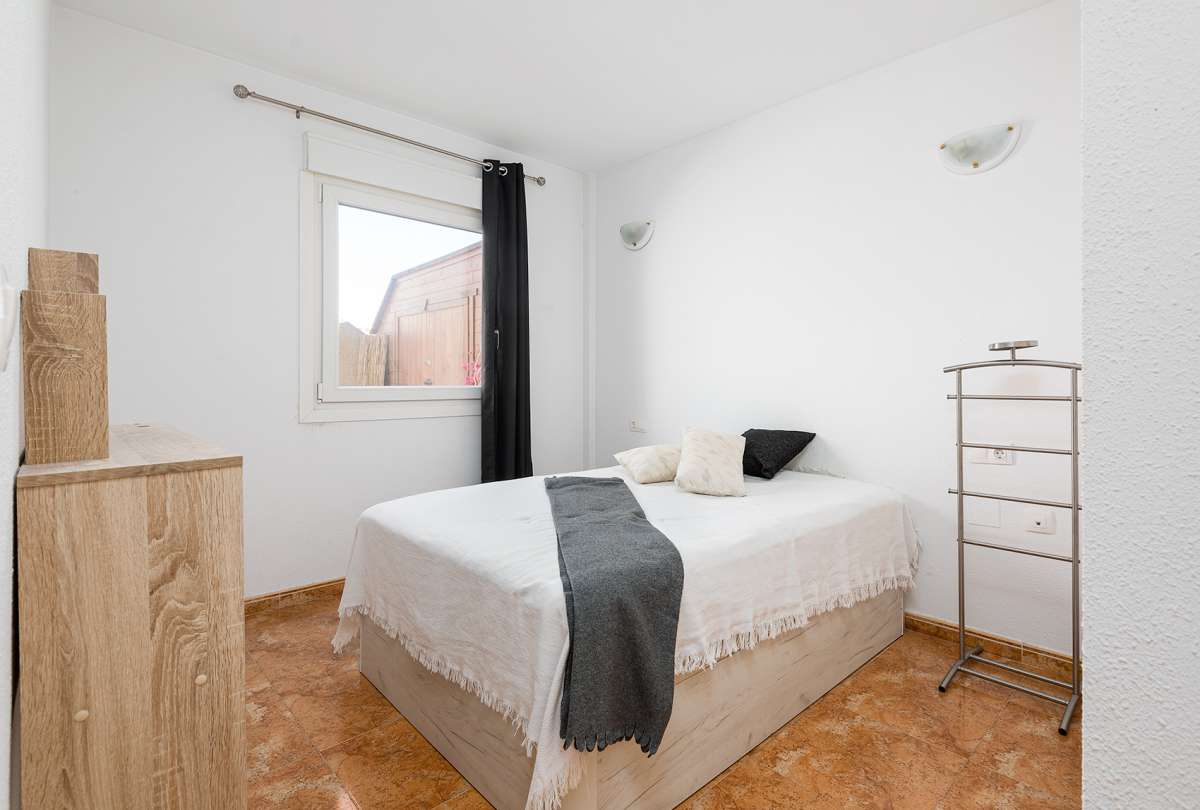 2 Bed, 1 Bath, ApartmentFor Sale, Parque De Las Naciones, Alicante