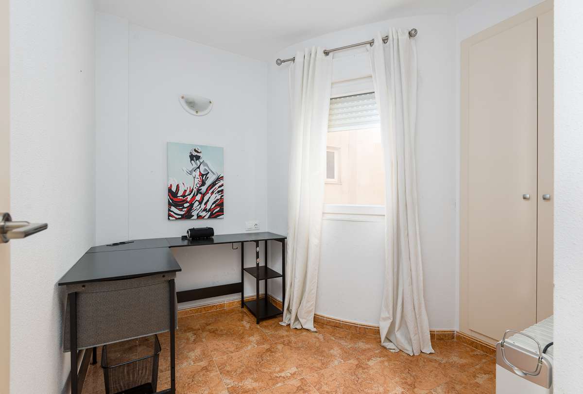 2 Bed, 1 Bath, ApartmentFor Sale, Parque De Las Naciones, Alicante