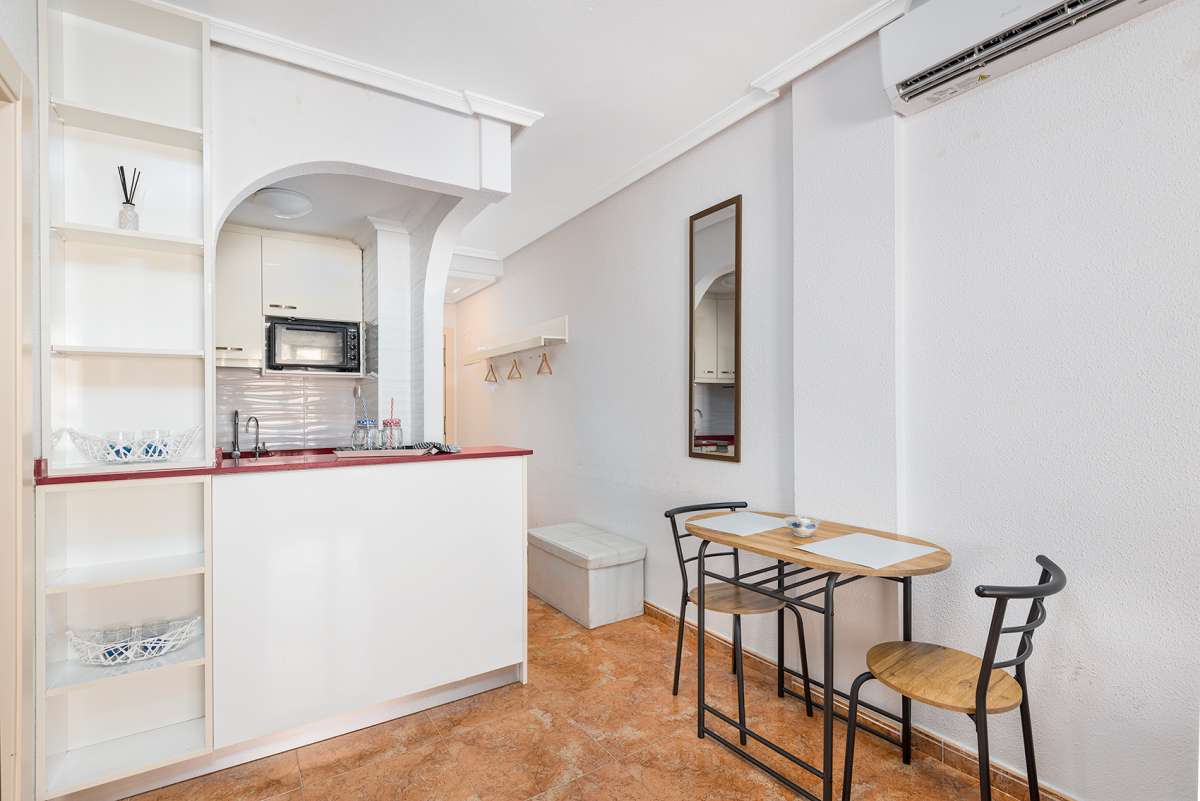 2 Bed, 1 Bath, ApartmentFor Sale, Parque De Las Naciones, Alicante