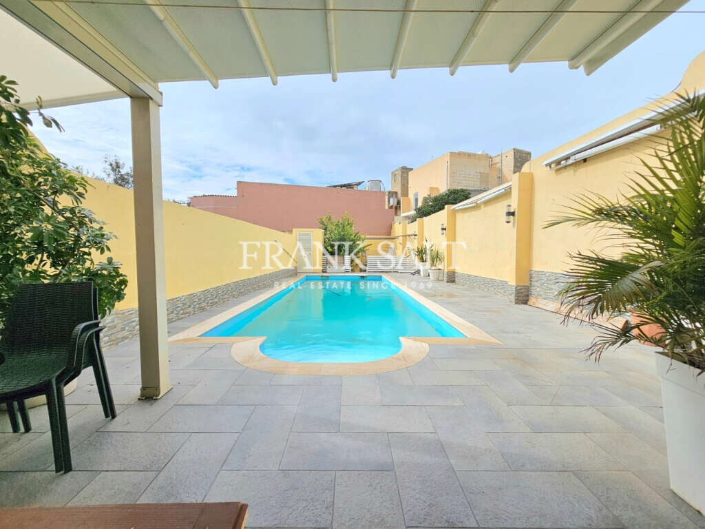 Paola, 3 Bedrooms Bedrooms, ,1 BathroomBathrooms,For Sale,FRSA-926756